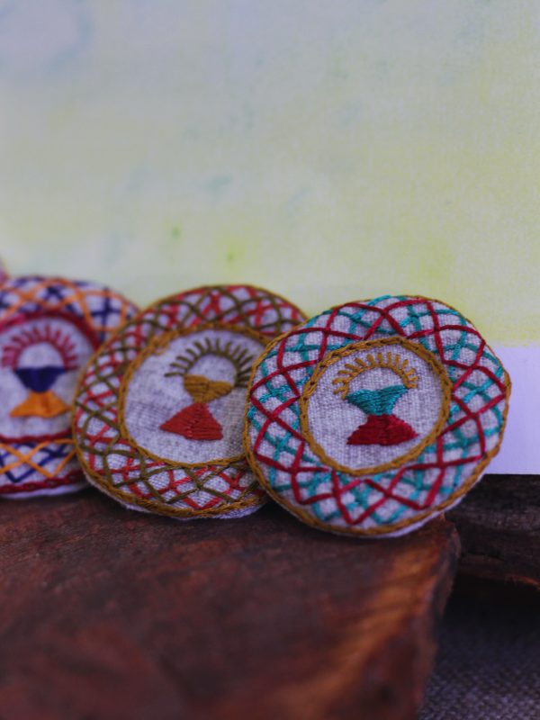 Tiny Brooch – The Bucket